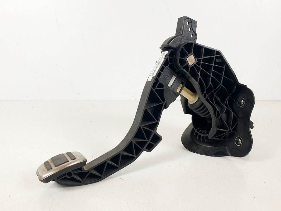 PEDAL EMBRAGUE - 9809425480 - OPEL - GRANDLAND X