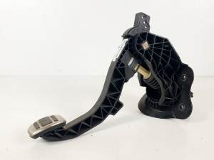PEDAL EMBRAGUE 9809425480 OPEL GRANDLAND X Autodesguaces Alicante