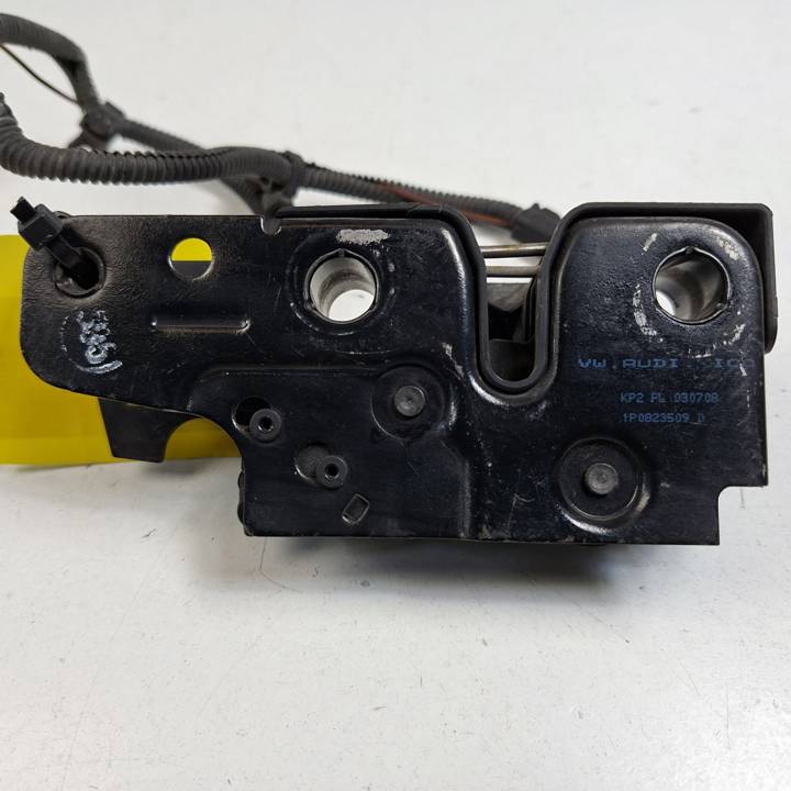 CERRADURA CAPOT 1P0823509D SEAT LEON (1P1) Autodesguaces Alicante