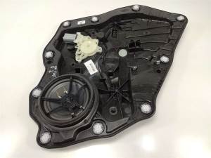 ELEVALUNAS TRASERO DERECHO L1TB14A389DB FORD PUMA Autodesguaces Alicante