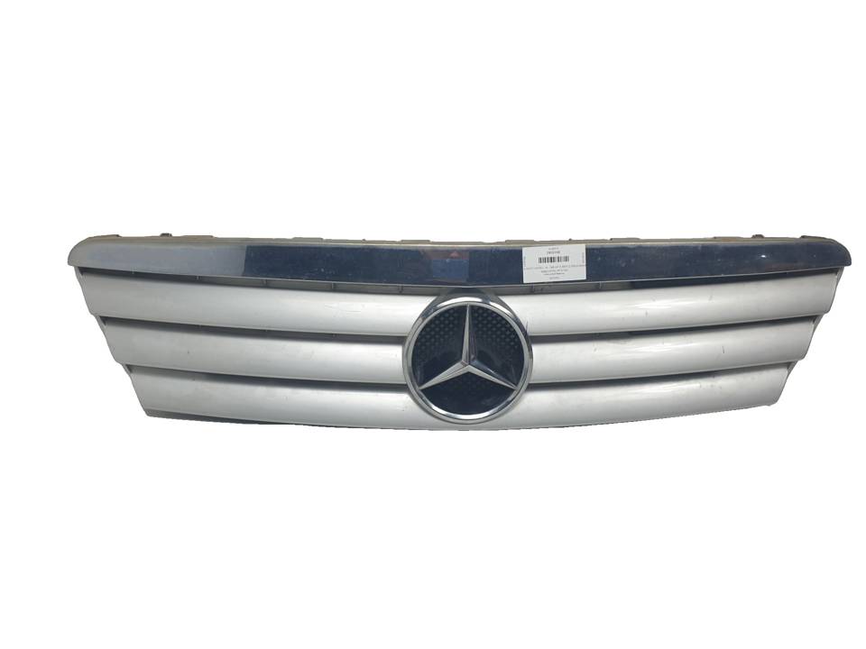 REJILLA DELANTERA 1688800083 MERCEDES CLASE A (W168) Autodesguaces Alicante