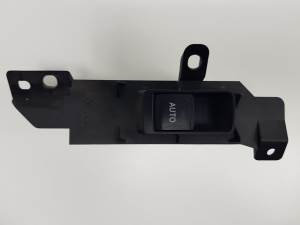 MANDO ELEVALUNAS TRASERO IZQUIERDO 8403030110 LEXUS GS (GS/US/WS19) Autodesguaces Alicante