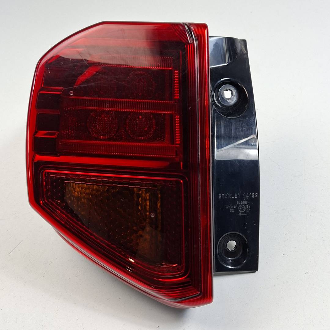 PILOTO TRASERO IZQUIERDO - SUZUKI - VITARA (LY)