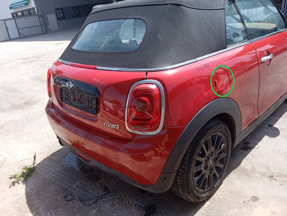 TAPA EXTERIOR COMBUSTIBLE