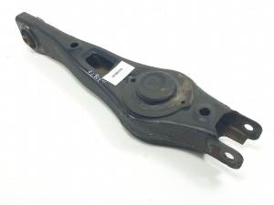 BRAZO SUSPENSION INFERIOR TRASERO DERECHO HYUNDAI SANTA FE (BM) Autodesguaces Alicante