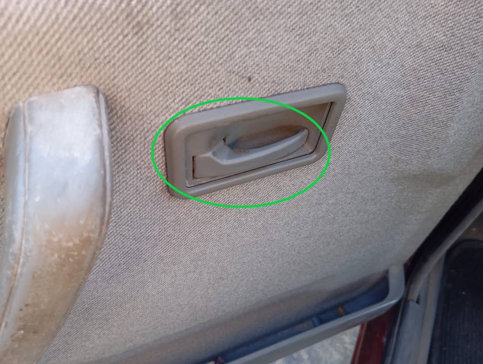 MANETA INTERIOR DELANTERA IZQUIERDA