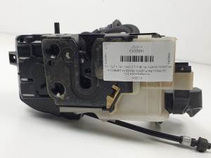 CERRADURA PUERTA TRASERA DERECHA 814202B000 HYUNDAI SANTA FE (BM) Autodesguaces Alicante