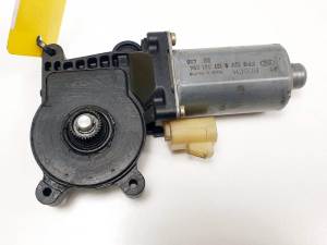 MOTOR ELEVALUNAS TRASERO IZQUIERDO 9137041094 MERCEDES CLASE M (W163) Autodesguaces Alicante
