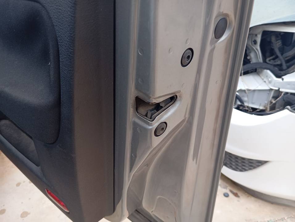 CERRADURA PUERTA DELANTERA DERECHA