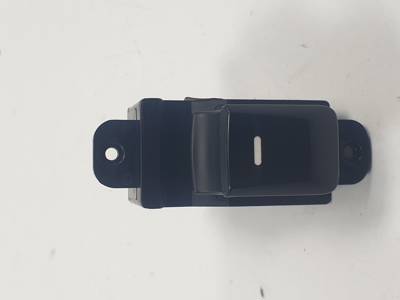 MANDO ELEVALUNAS DELANTERO DERECHO 985751W010 KIA RIO (UB) Autodesguaces Alicante
