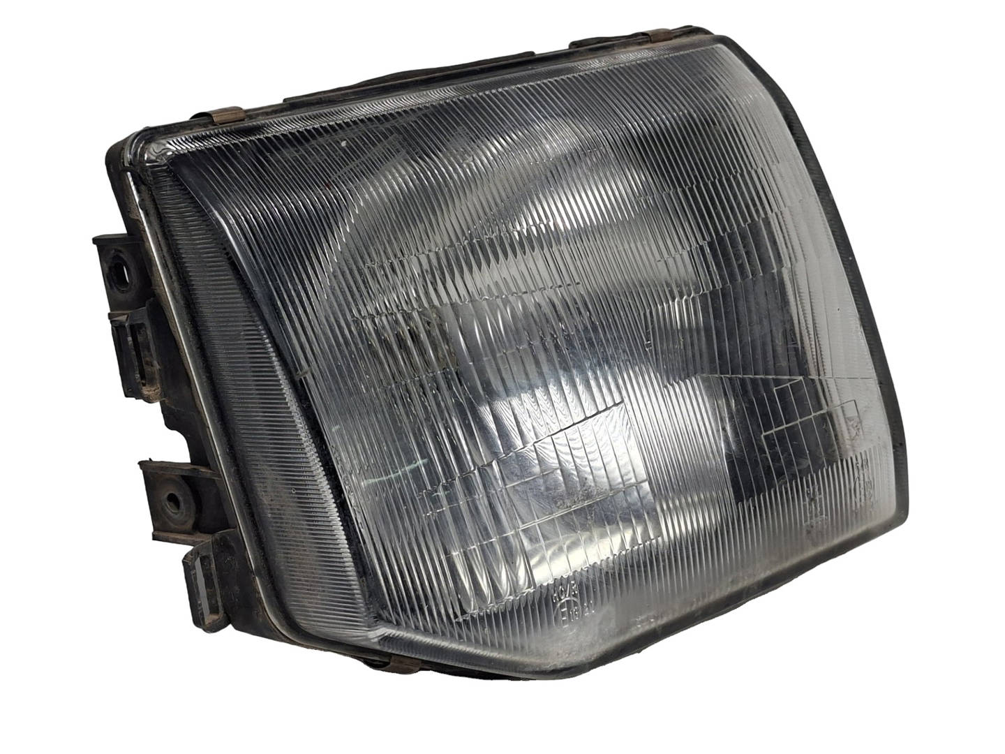 Foto 2 de Faro Derecho Mitsubishi Montero (v20/v40) (1996–2000)