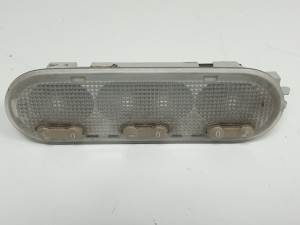 LUZ INTERIOR 8200073234 RENAULT MEGANE II BERLINA 5P Autodesguaces Alicante