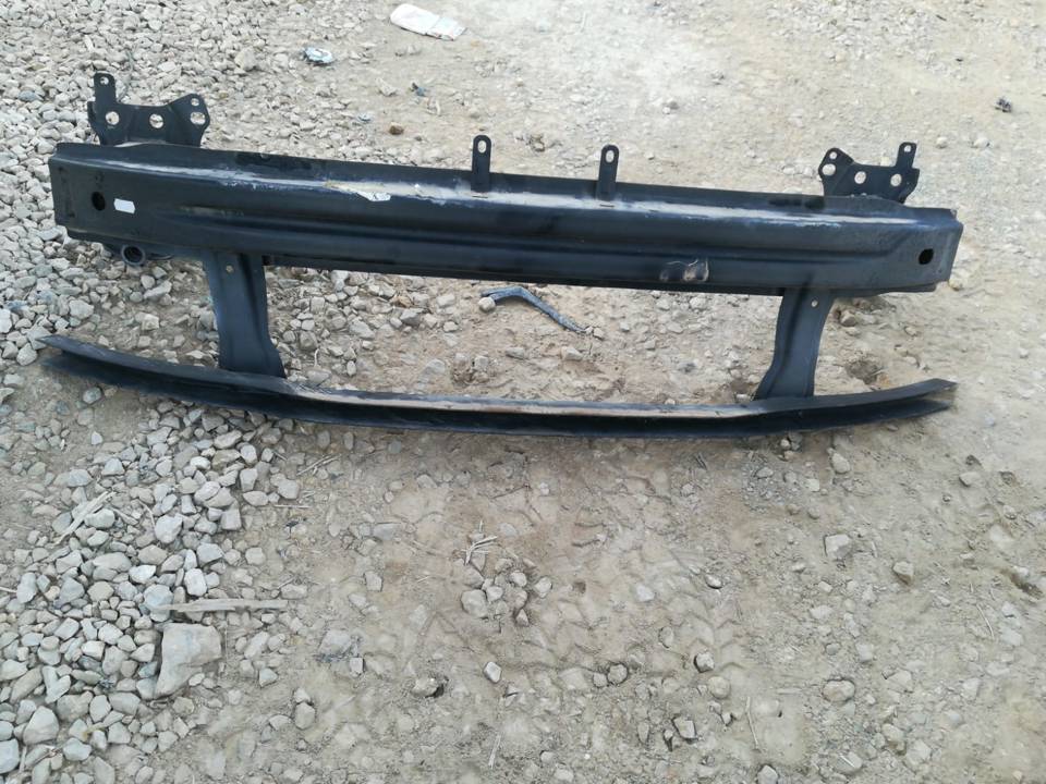 REFUERZO PARAGOLPES DELANTERO