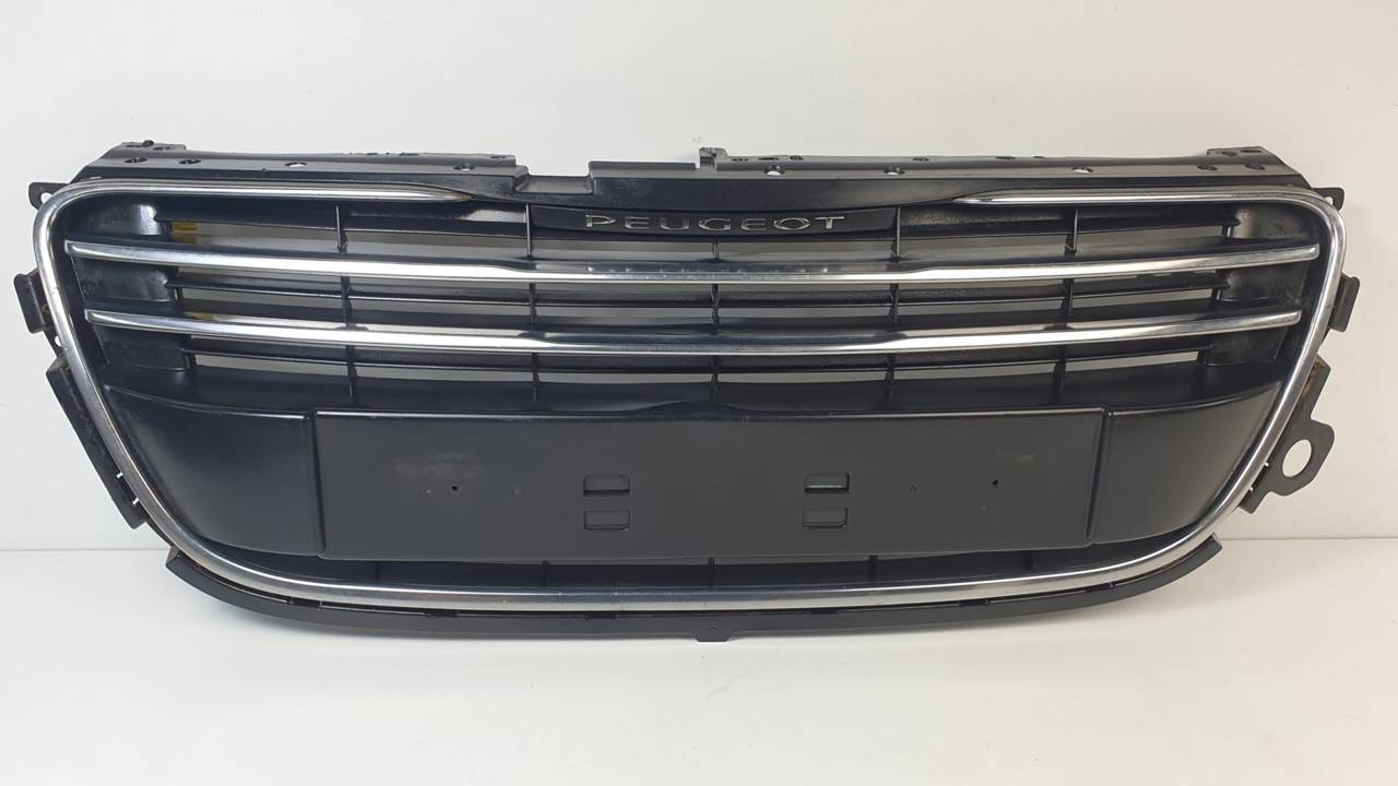 REJILLA DELANTERA 9686571877 PEUGEOT 508 SW Autodesguaces Alicante