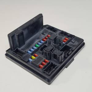 CAJA RELES / FUSIBLES 284B7JD000 NISSAN QASHQAI (J10) Autodesguaces Alicante