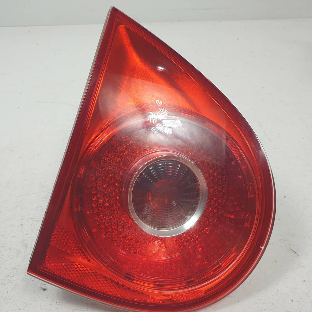 PILOTO TRASERO IZQUIERDO INTERIOR - 1K6945093G - VOLKSWAGEN - GOLF V BERLINA (1K1)