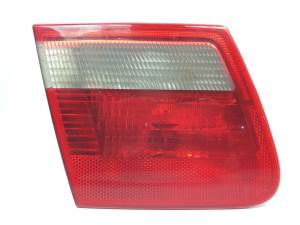 PILOTO TRASERO IZQUIERDO INTERIOR 63218368759 BMW SERIE 3 TOURING (E46) Autodesguaces Alicante
