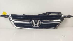 REJILLA DELANTERA HONDA CR-V (RD8) Autodesguaces Alicante