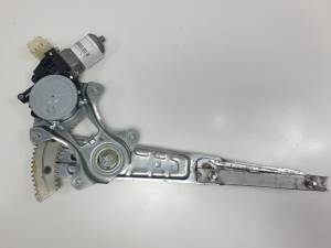ELEVALUNAS TRASERO DERECHO 827301BA0A NISSAN X-TRAIL (T32) Autodesguaces Alicante