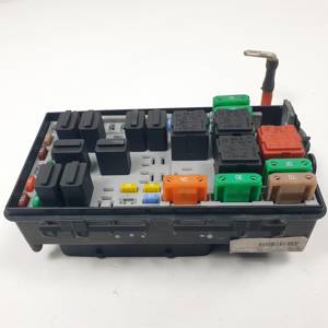 CAJA RELES / FUSIBLES 13217392EF OPEL CORSA D Autodesguaces Alicante