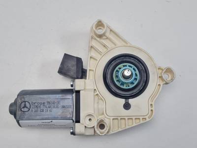 MOTOR ELEVALUNAS TRASERO IZQUIERDO A1698201942 MERCEDES CLASE B (W245) Autodesguaces Alicante