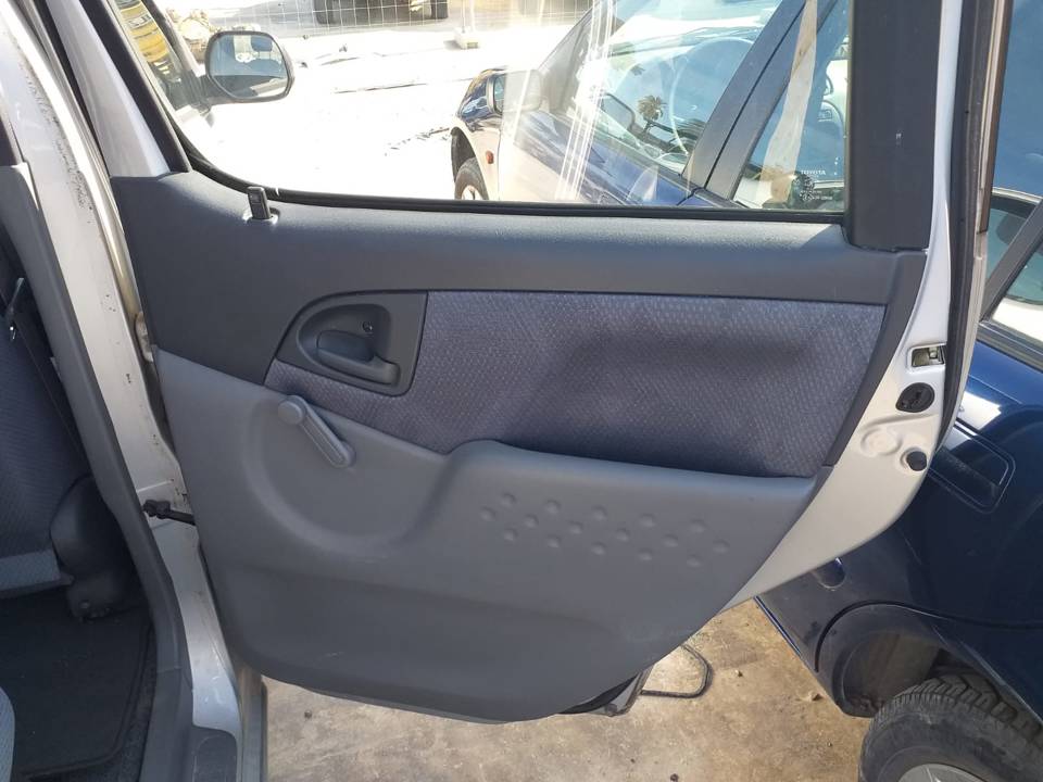 ELEVALUNAS TRASERO DERECHO