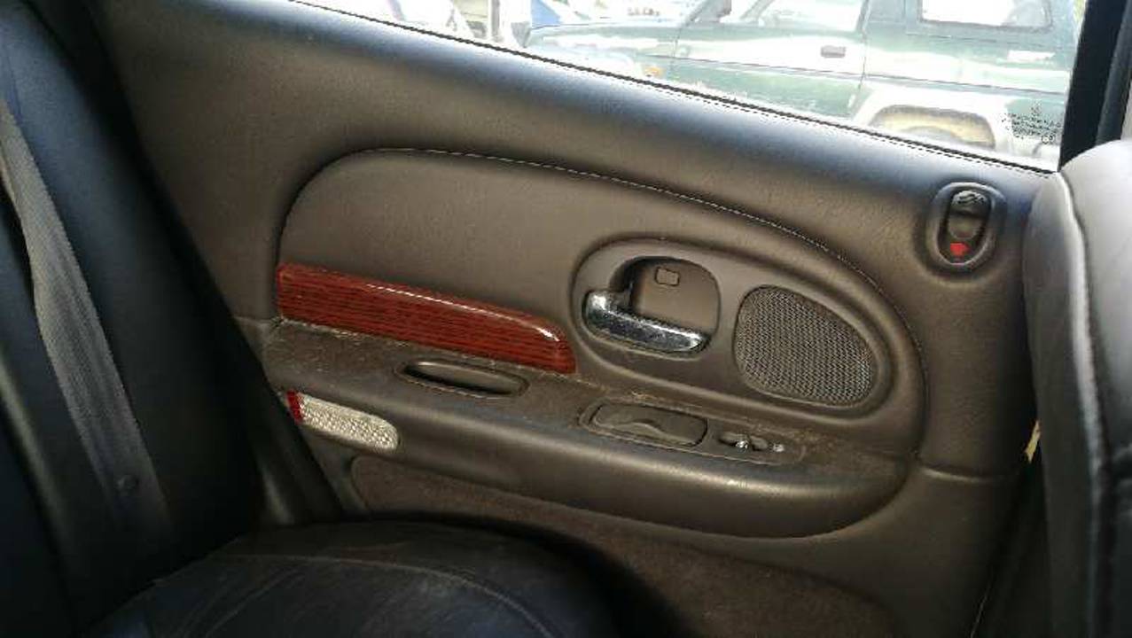 GUARNECIDO PUERTA TRASERA IZQUIERDA