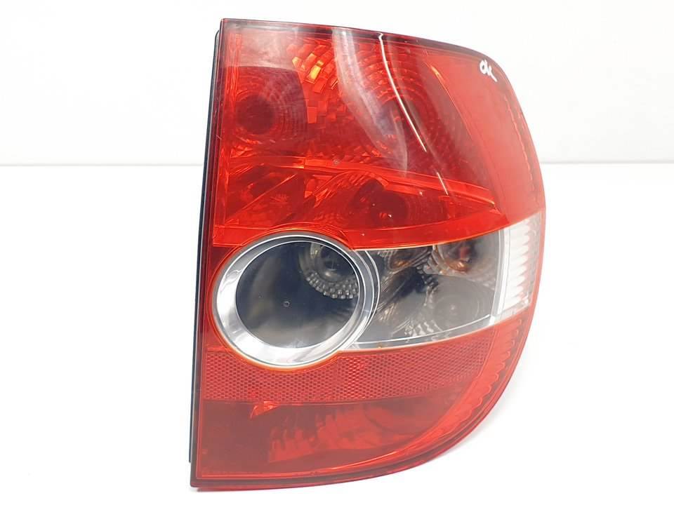 PILOTO TRASERO DERECHO - 5Z0945096 - VOLKSWAGEN - FOX (5Z1)