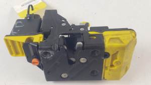 CERRADURA PUERTA TRASERA DERECHA 30663050 VOLVO V70 FAMILIAR Autodesguaces Alicante