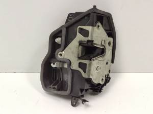 CERRADURA PUERTA DELANTERA DERECHA 7167072 BMW SERIE 3 CABRIO (E93) Autodesguaces Alicante