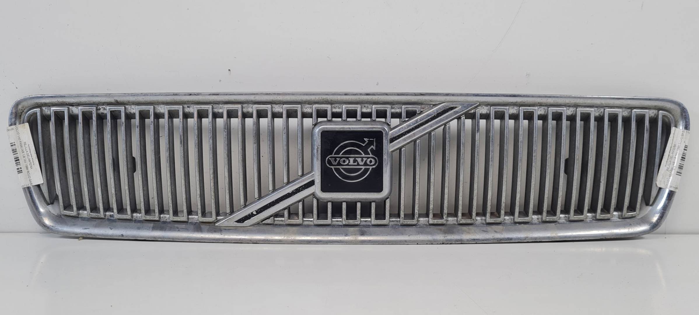 Kühlergrill vorne - 803301 - VOLVO - V40 FAMILIAR