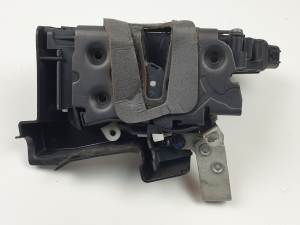CERRADURA PUERTA DELANTERA IZQUIERDA 6M2AR21813EB FORD MONDEO BER. (CA2) Autodesguaces Alicante