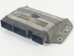 CENTRALITA MOTOR UCE 215842882A RENAULT SCENIC II (X84,JM) Autodesguaces Alicante