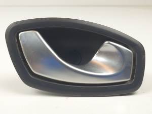 MANETA INTERIOR TRASERA DERECHA 826720001R RENAULT CLIO IV Autodesguaces Alicante