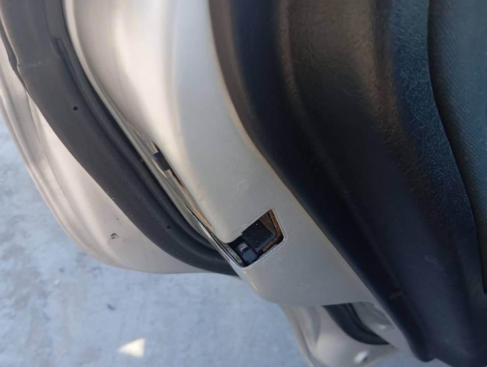 CERRADURA PUERTA TRASERA IZQUIERDA