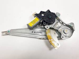 ELEVALUNAS TRASERO DERECHO 827311HB1A NISSAN NOTE Autodesguaces Alicante