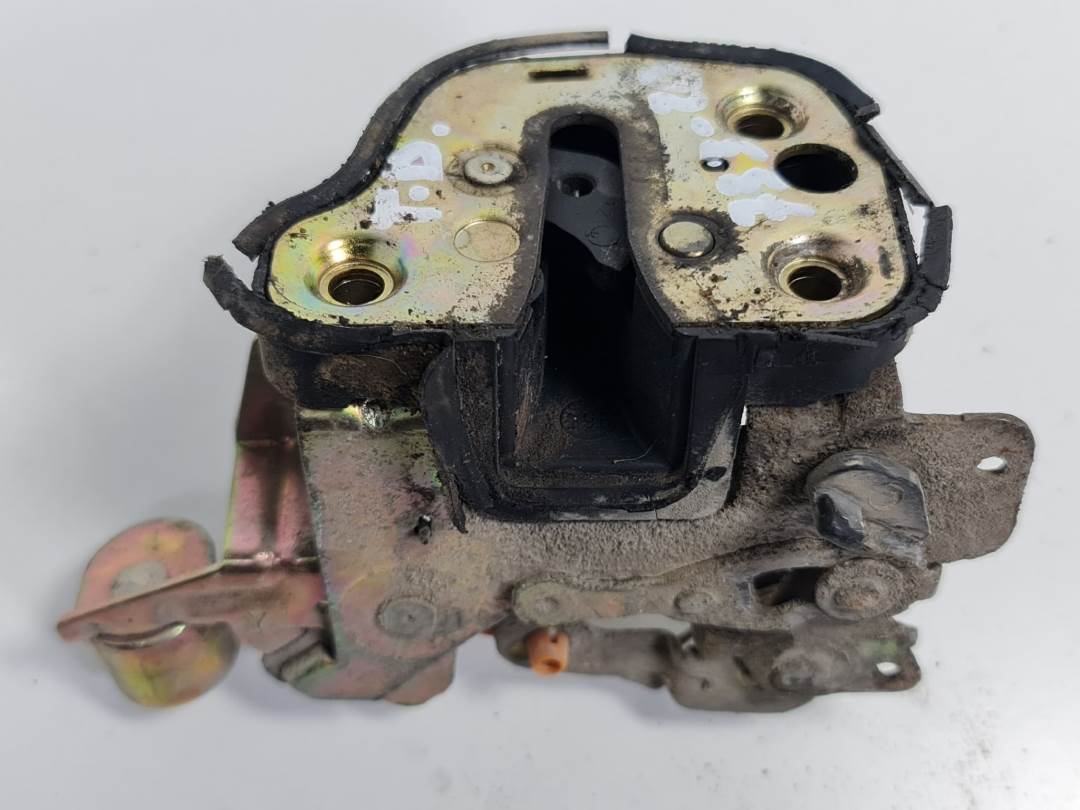 CERRADURA PUERTA TRASERA DERECHA - OPEL - CORSA B