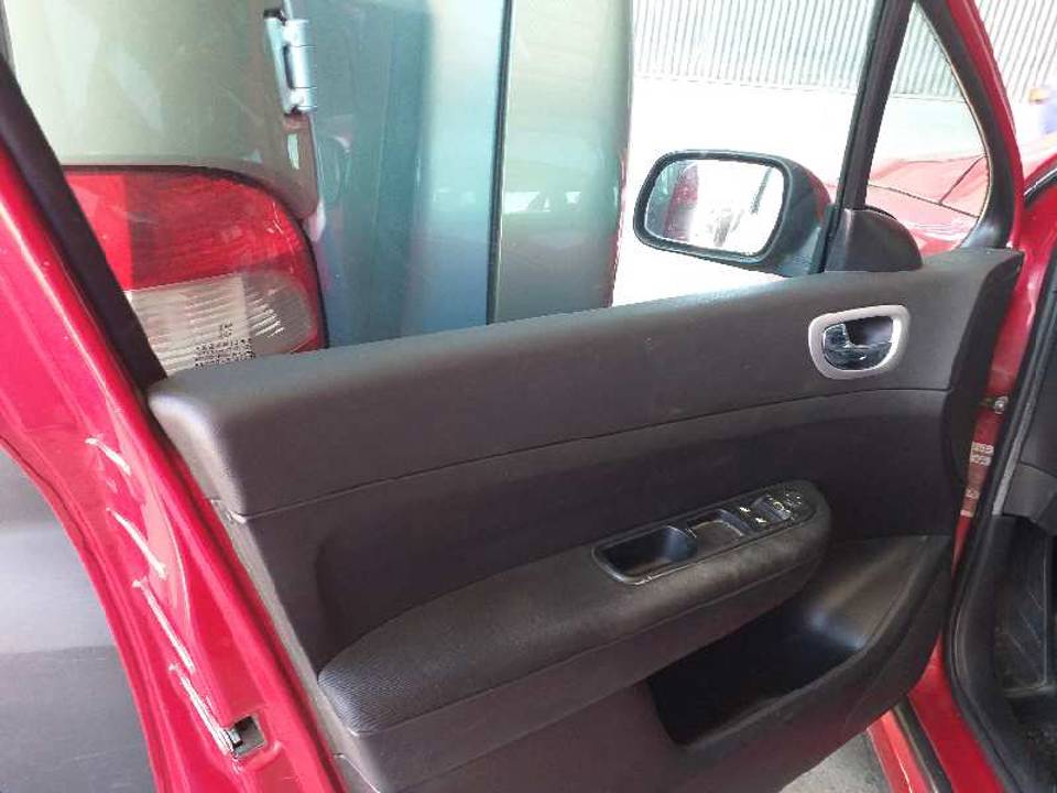 ELEVALUNAS DELANTERO IZQUIERDO