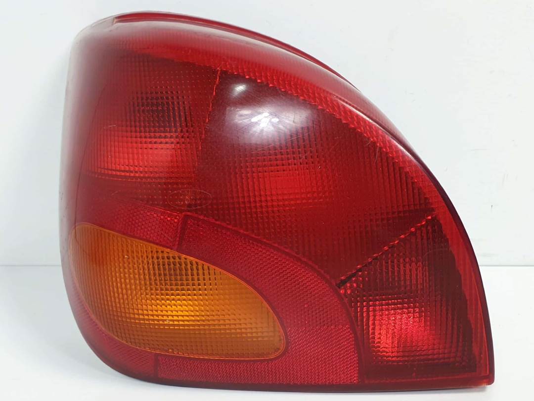 PILOTO TRASERO IZQUIERDO - 96FG13N004BA - FORD - FIESTA BERLINA