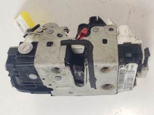 CERRADURA PUERTA TRASERA DERECHA P04589418AD JEEP COMPASS Autodesguaces Alicante