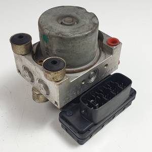 ABS 4451052030 TOYOTA YARIS (NCP1/NLP1/SCP1) Autodesguaces Alicante