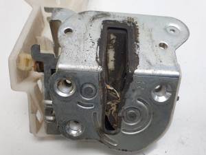CERRADURA PUERTA TRASERA DERECHA MAZDA 5 BERL. (CR) Autodesguaces Alicante