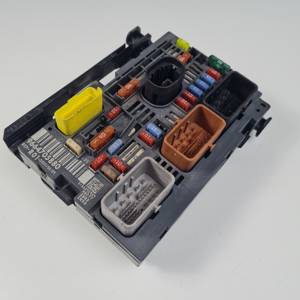 CAJA RELES / FUSIBLES 9664705880 CITROEN C4 GRAND PICASSO Autodesguaces Alicante