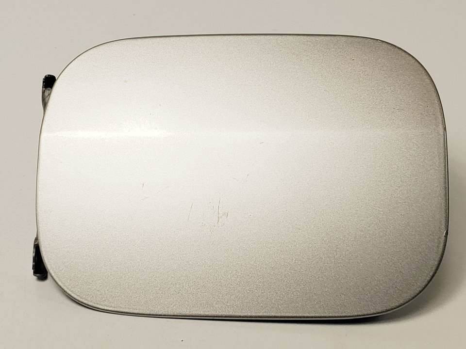 TAPA EXTERIOR COMBUSTIBLE - LEXUS - LS430 (UCF30)