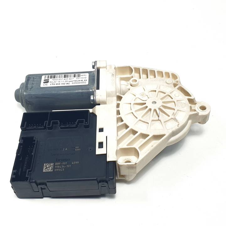MOTOR ELEVALUNAS DELANTERO DERECHO 5P0837402AC SEAT ALTEA (5P1) Autodesguaces Alicante