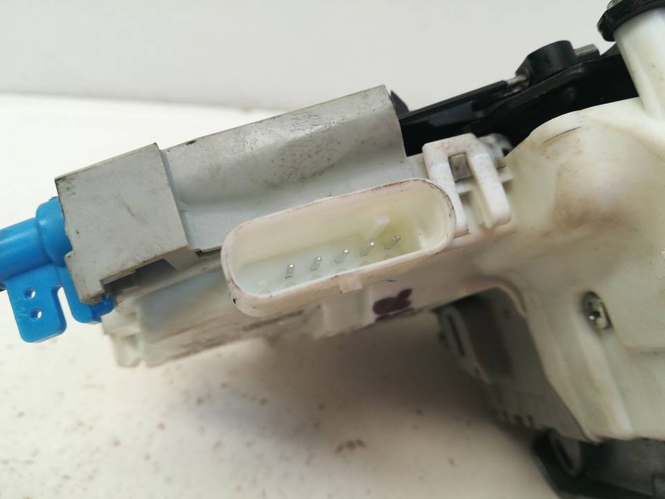 CERRADURA PUERTA DELANTERA DERECHA