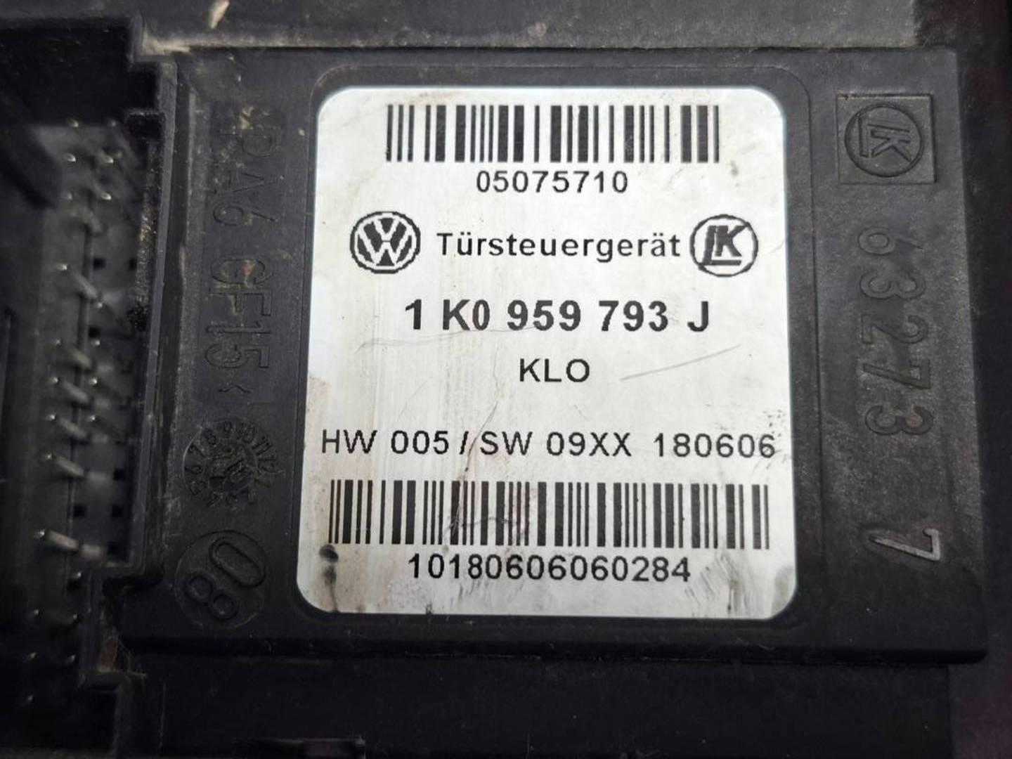 Foto 5 de Motor Cierre Centralizado Delantero Izquierdo Volkswagen Golf V Berlina (1k1) (2003–2009)