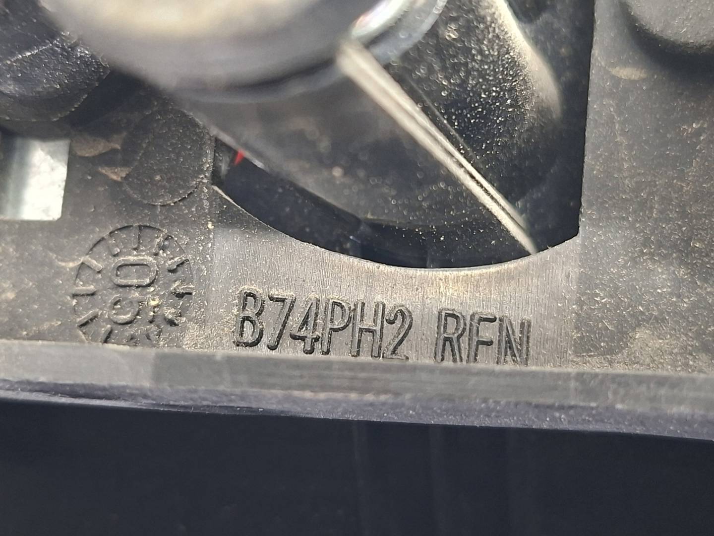 Foto 5 de Piloto Trasero Central Renault Laguna II (bg0) (2001–2007)