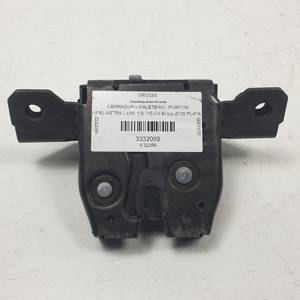 CERRADURA MALETERO / PORTON 13500195 OPEL ASTRA J LIM. Autodesguaces Alicante
