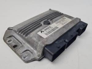 CENTRALITA MOTOR UCE 215842882B RENAULT MEGANE II COUPE/CABRIO Autodesguaces Alicante